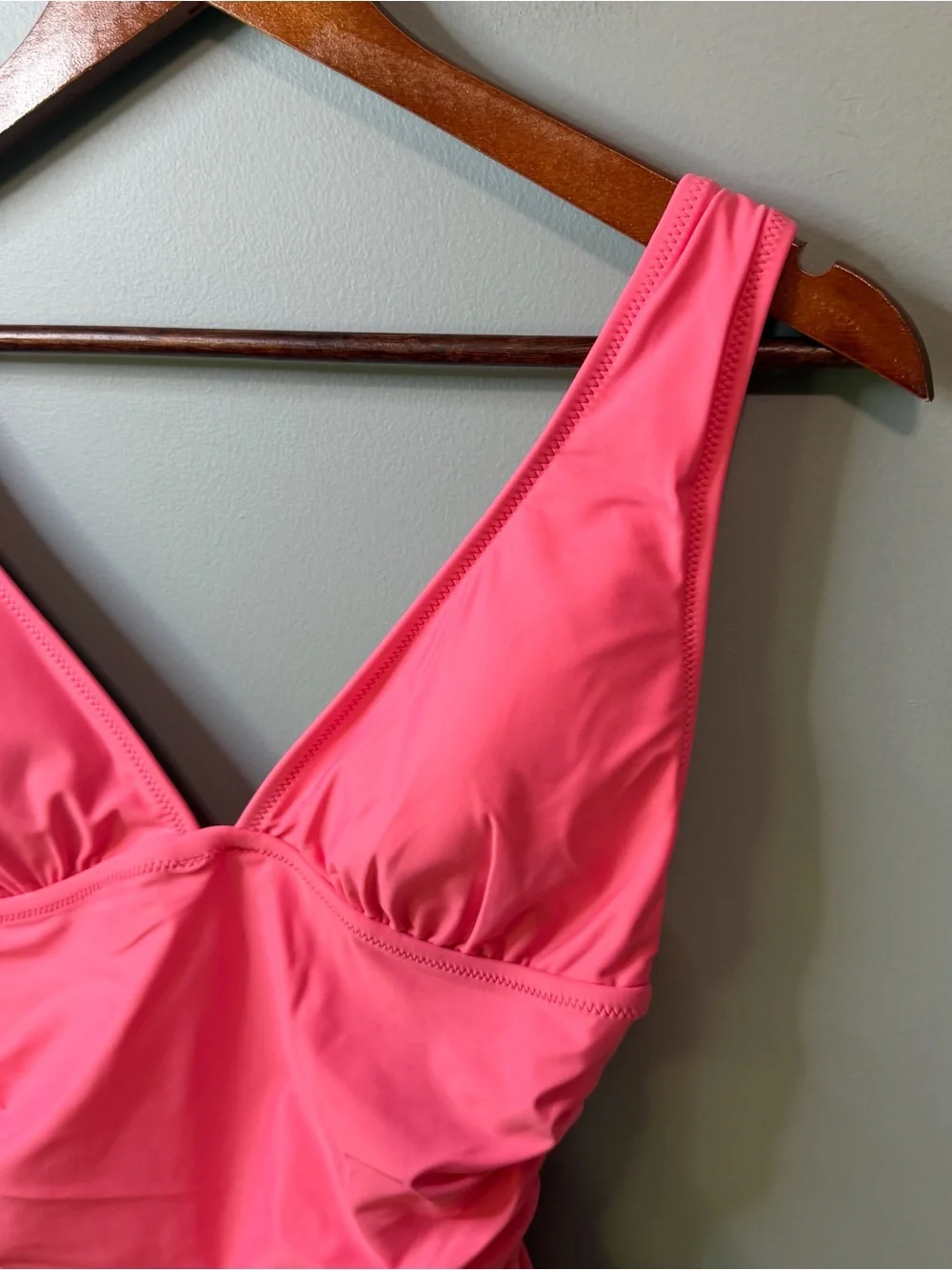 J.Crew Ruched V Neck One Piece Swimsuit in Pink. Women’s 4
